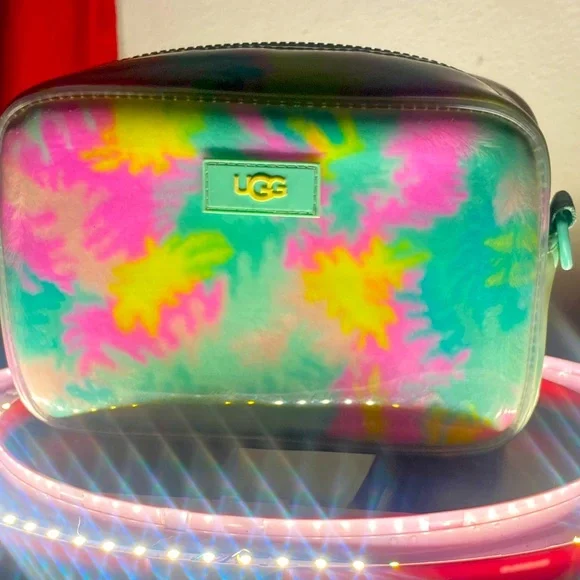 UGG Multicolor Tie-Dye Pouch - Picture 1 of 2